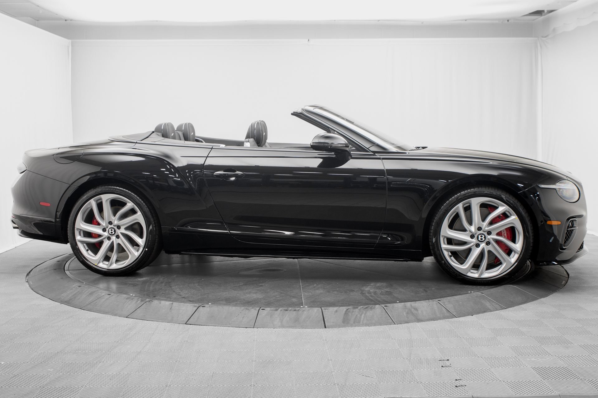 New 2026 Bentley Continental GTC AWD/4WD image 2