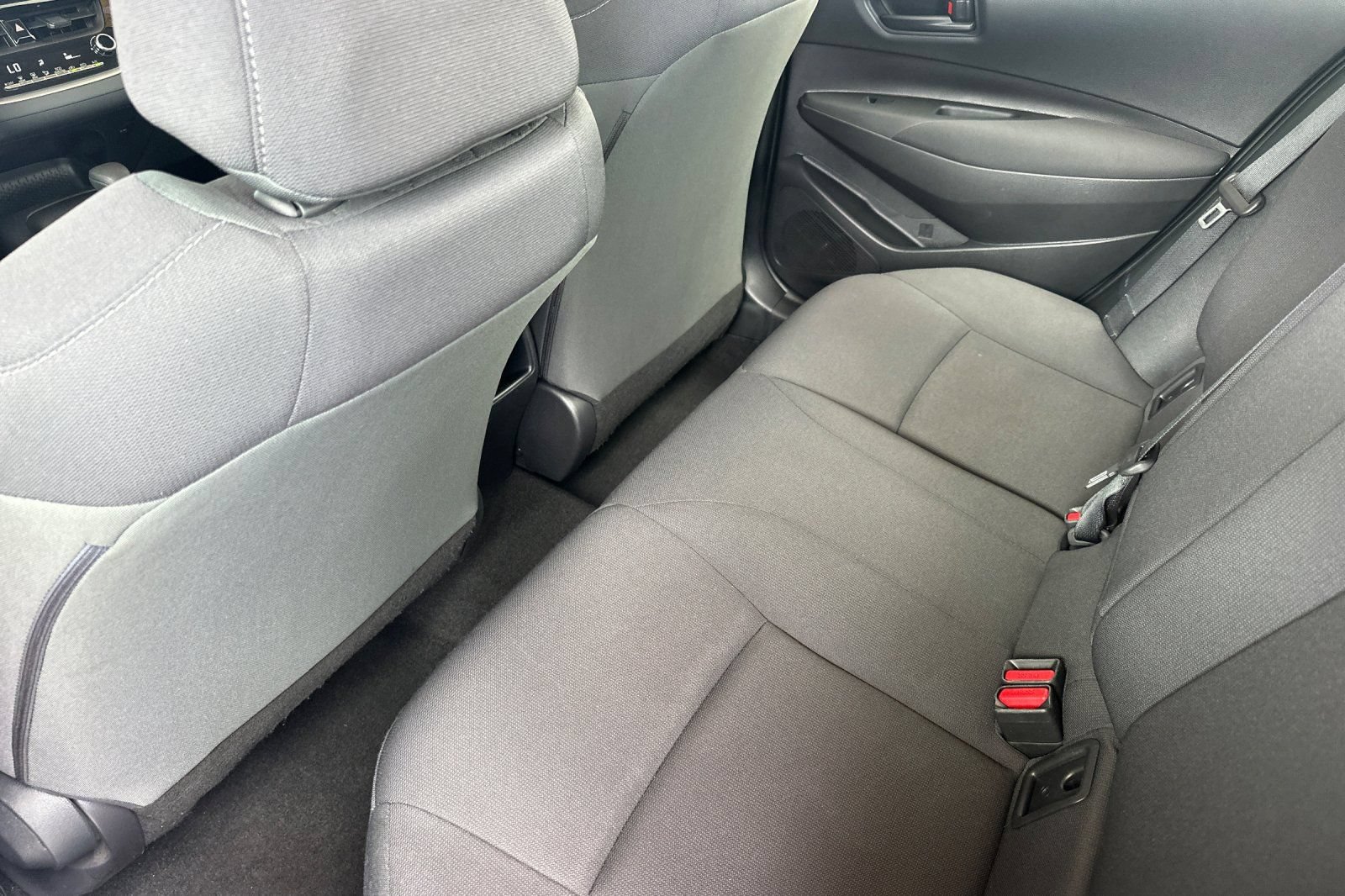 Used 2022 Toyota Corolla LE FWD image 14
