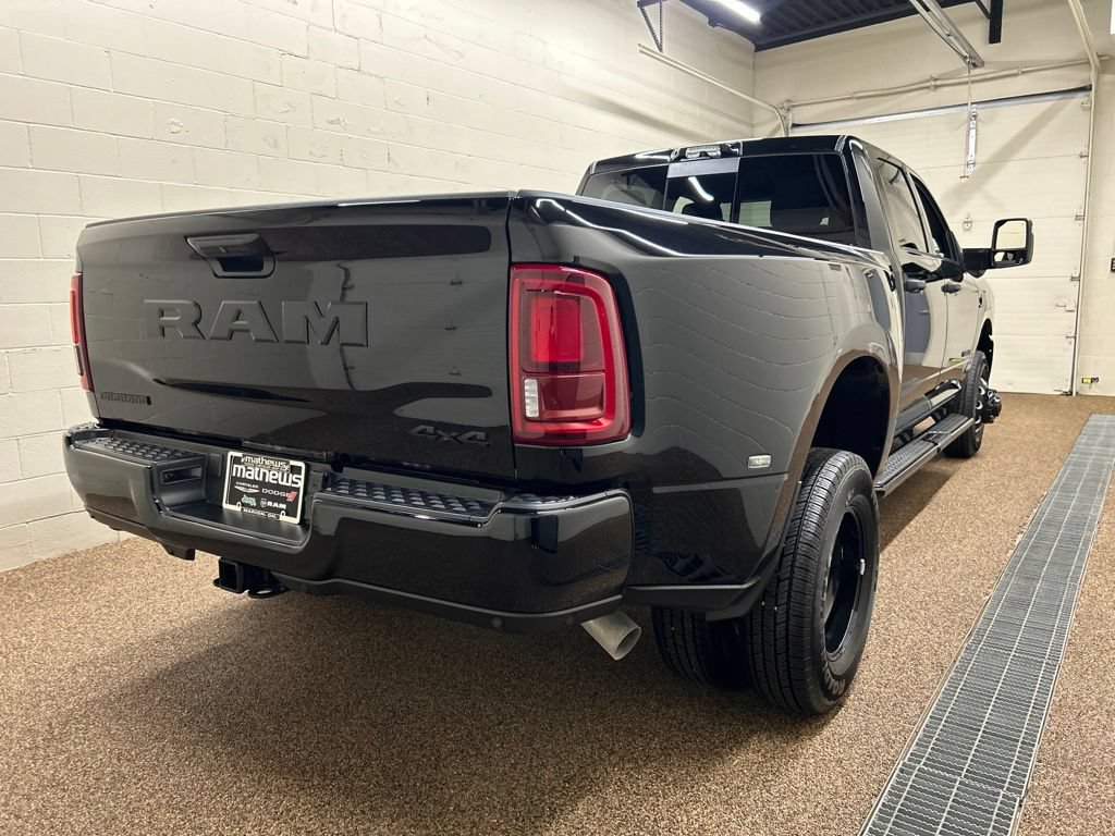 Used 2025 RAM 3500 Big Horn AWD/4WD image 2