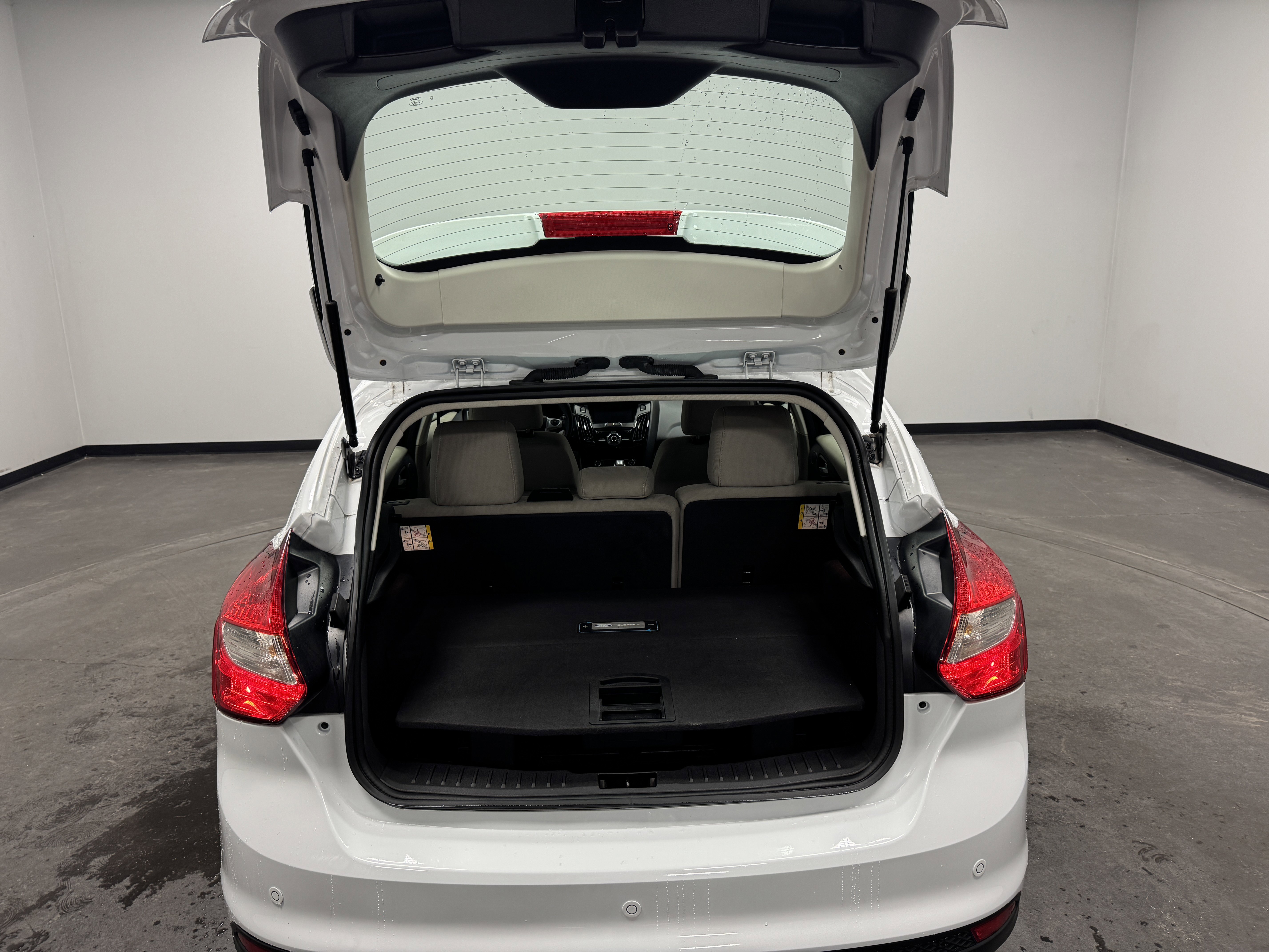 Used 2013 Ford Focus Electric Hatchback image 12