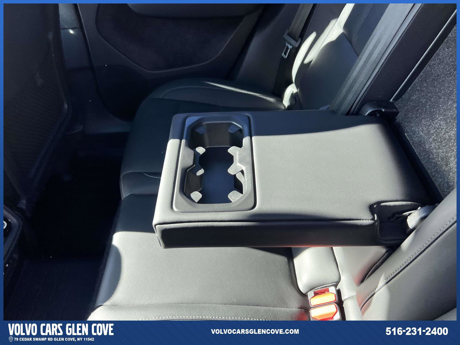 Used 2025 Volvo XC40 B5 Ultra w/ Protection Package Premier image 10