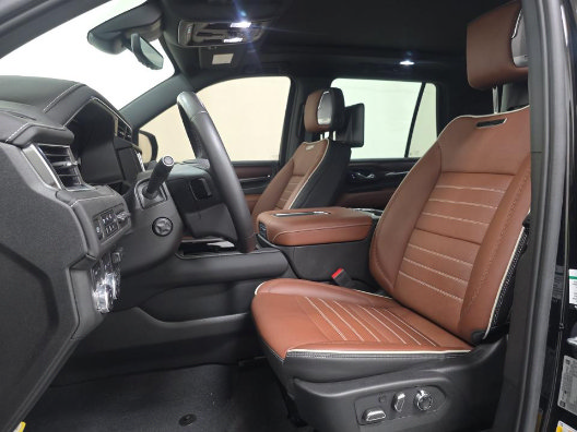 Used 2023 GMC Yukon Denali Ultimate AWD/4WD image 5