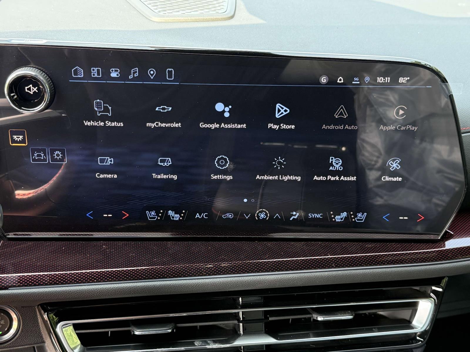 New 2026 Chevrolet Traverse RS w/ LPO, Floor Liner Package image 9