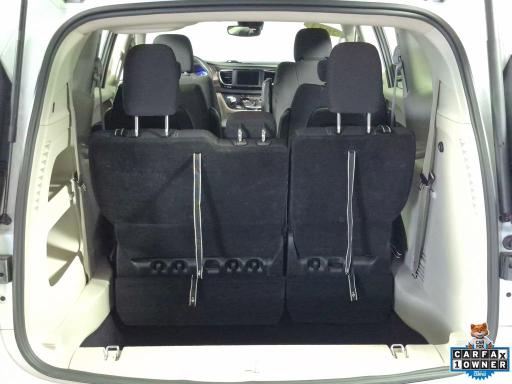 Used 2023 Chrysler Voyager LX image 24
