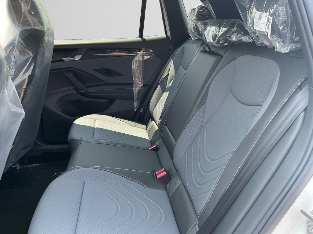 New 2026 Volkswagen Tiguan SE R-Line AWD/4WD image 13