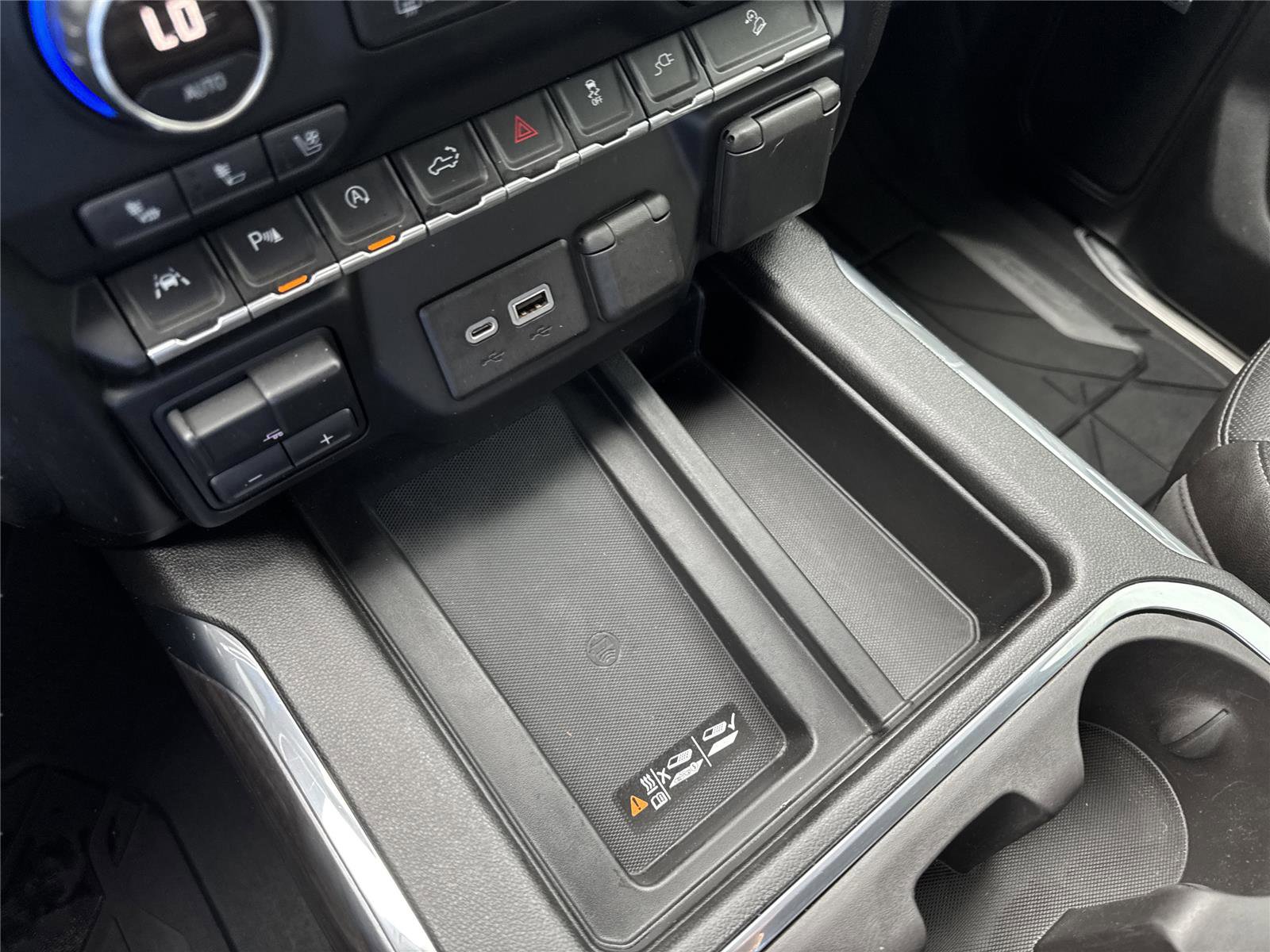Used 2019 Chevrolet Silverado 1500 LTZ w/ LTZ Premium Package AWD/4WD image 29