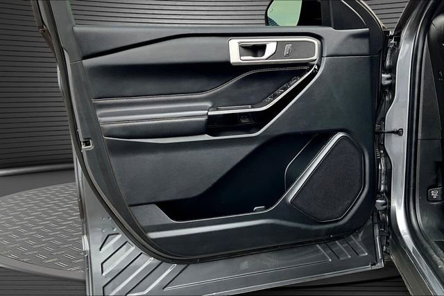 Used 2022 Ford Explorer ST image 19