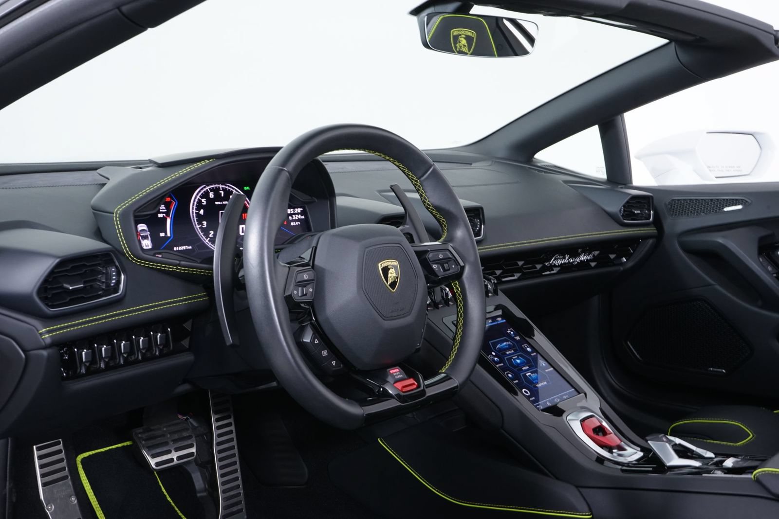 Used 2020 Lamborghini Huracan EVO RWD image 5
