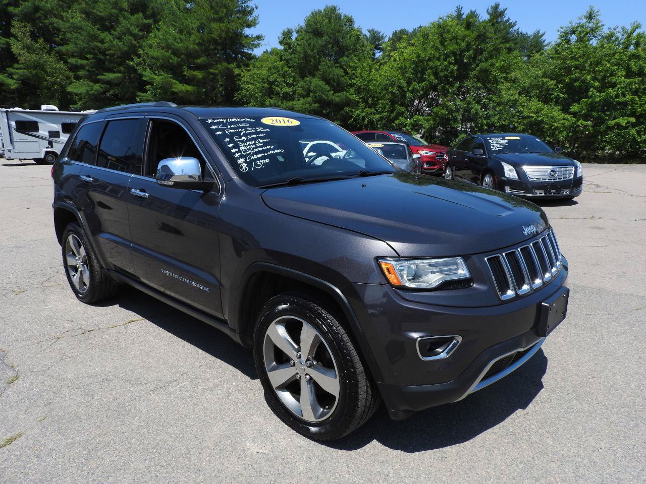 Used 2016 Jeep Grand Cherokee Limited w/ Luxury Group II AWD/4WD image 2