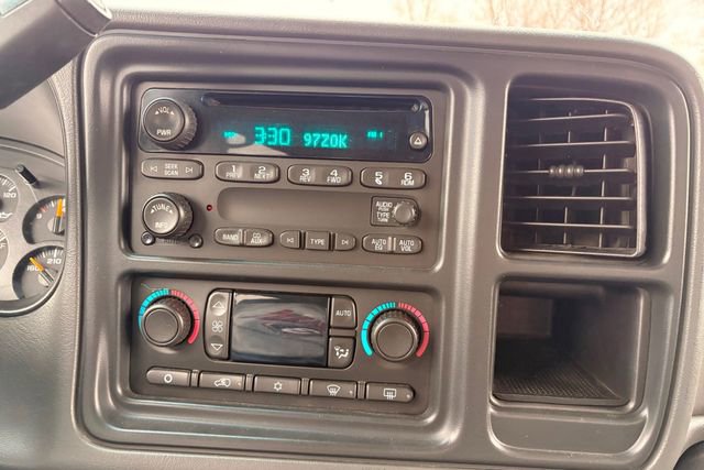 Used 2006 Chevrolet Silverado 2500 LT AWD/4WD image 32