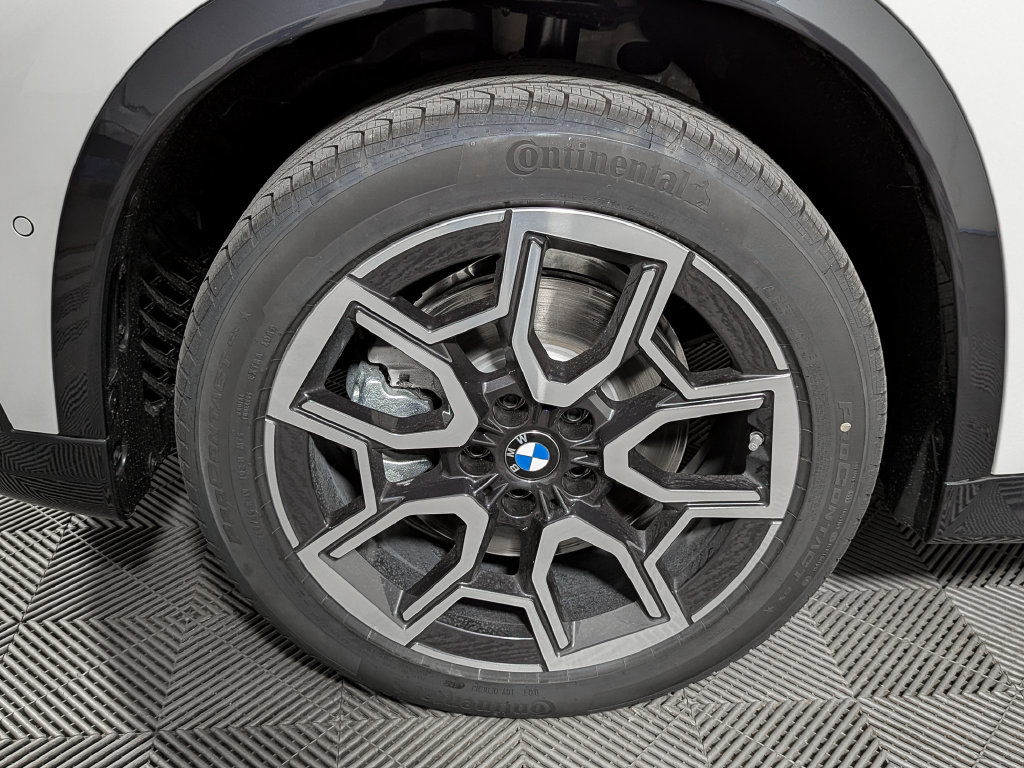 New 2026 BMW X1 xDrive28i w/ Technology Package AWD/4WD image 32