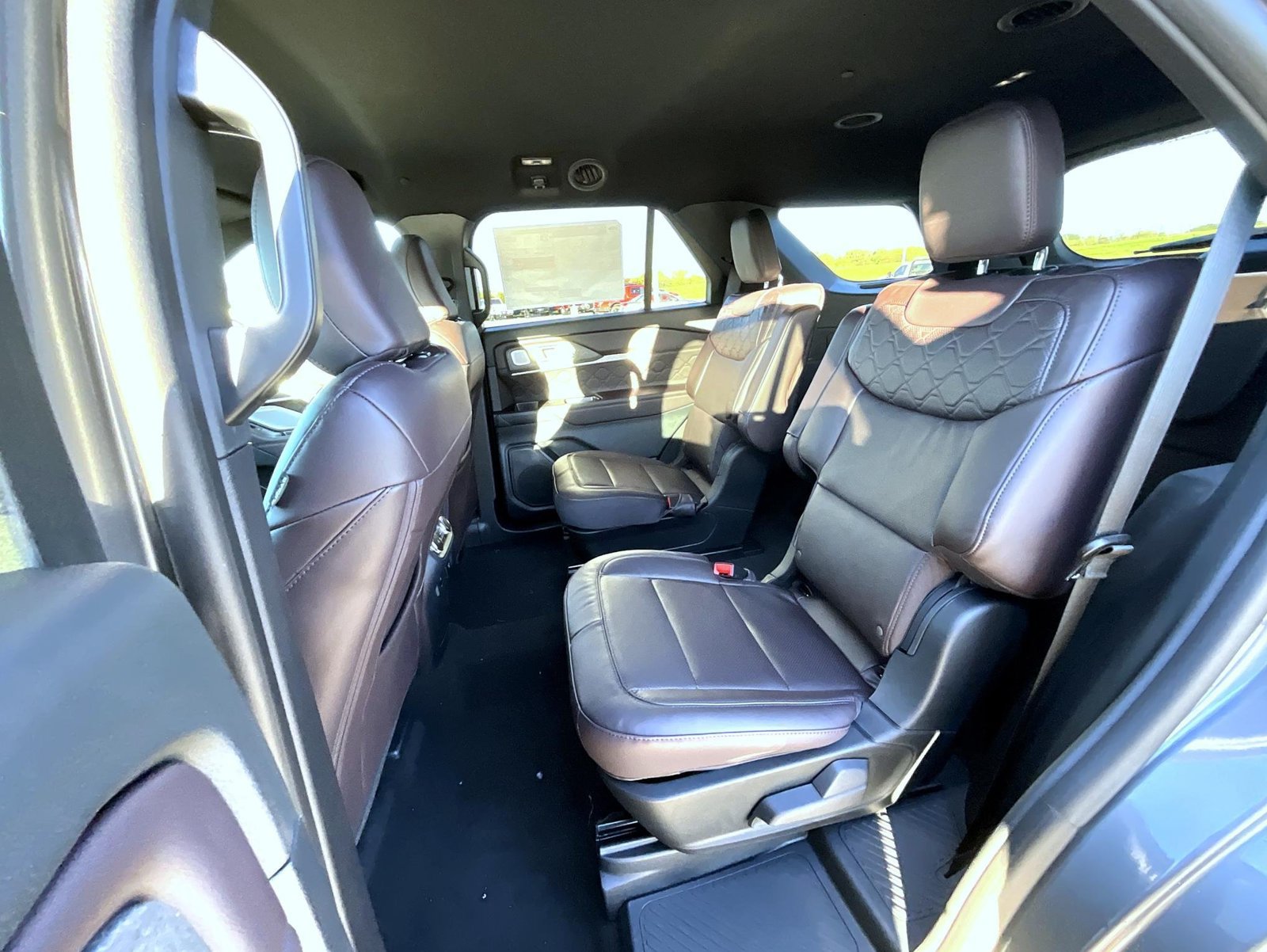 New 2027 Ford Explorer Platinum w/ LUX Leather Package AWD/4WD image 23