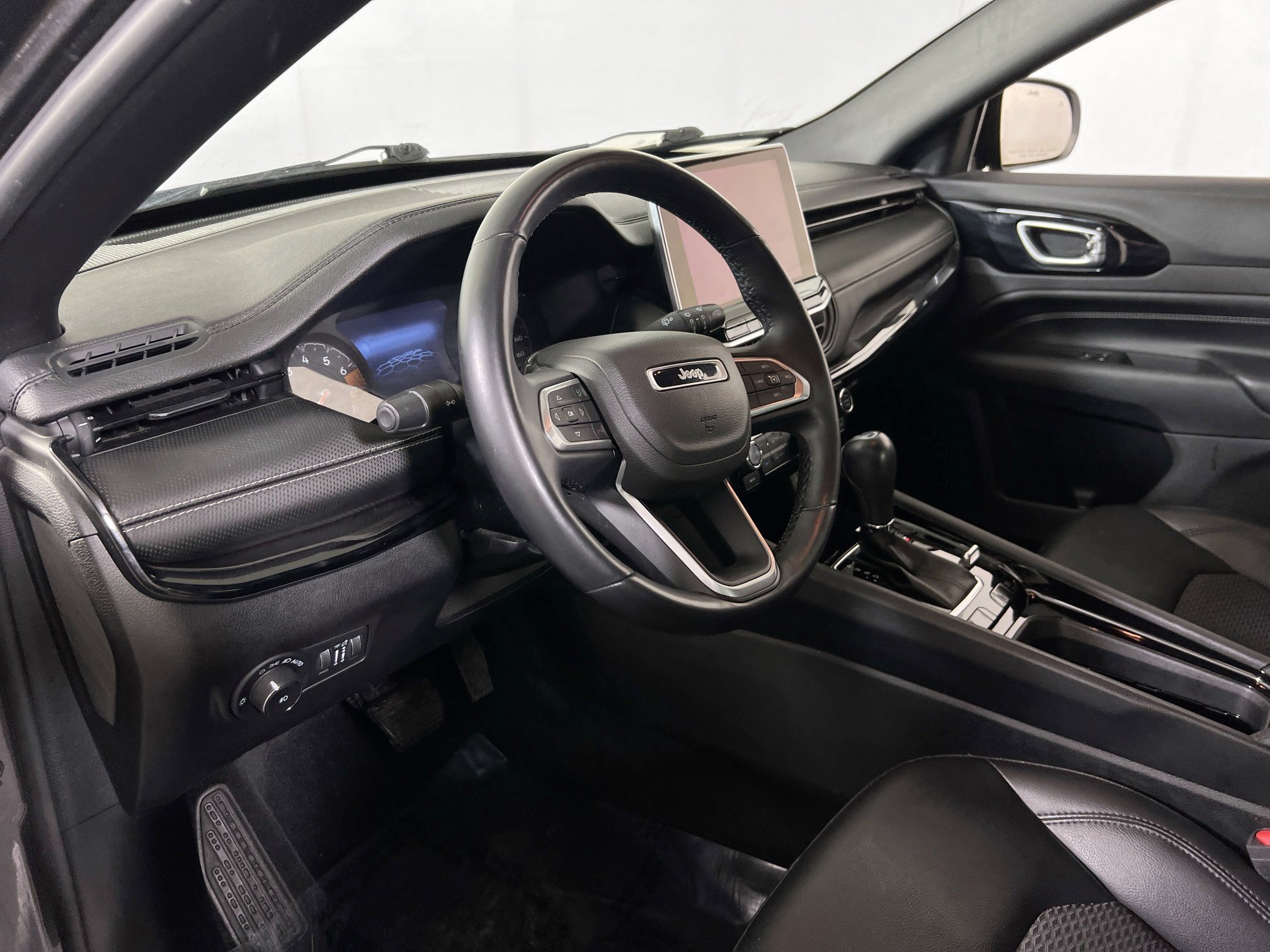 Used 2022 Jeep Compass Altitude w/ Convenience Group AWD/4WD image 9