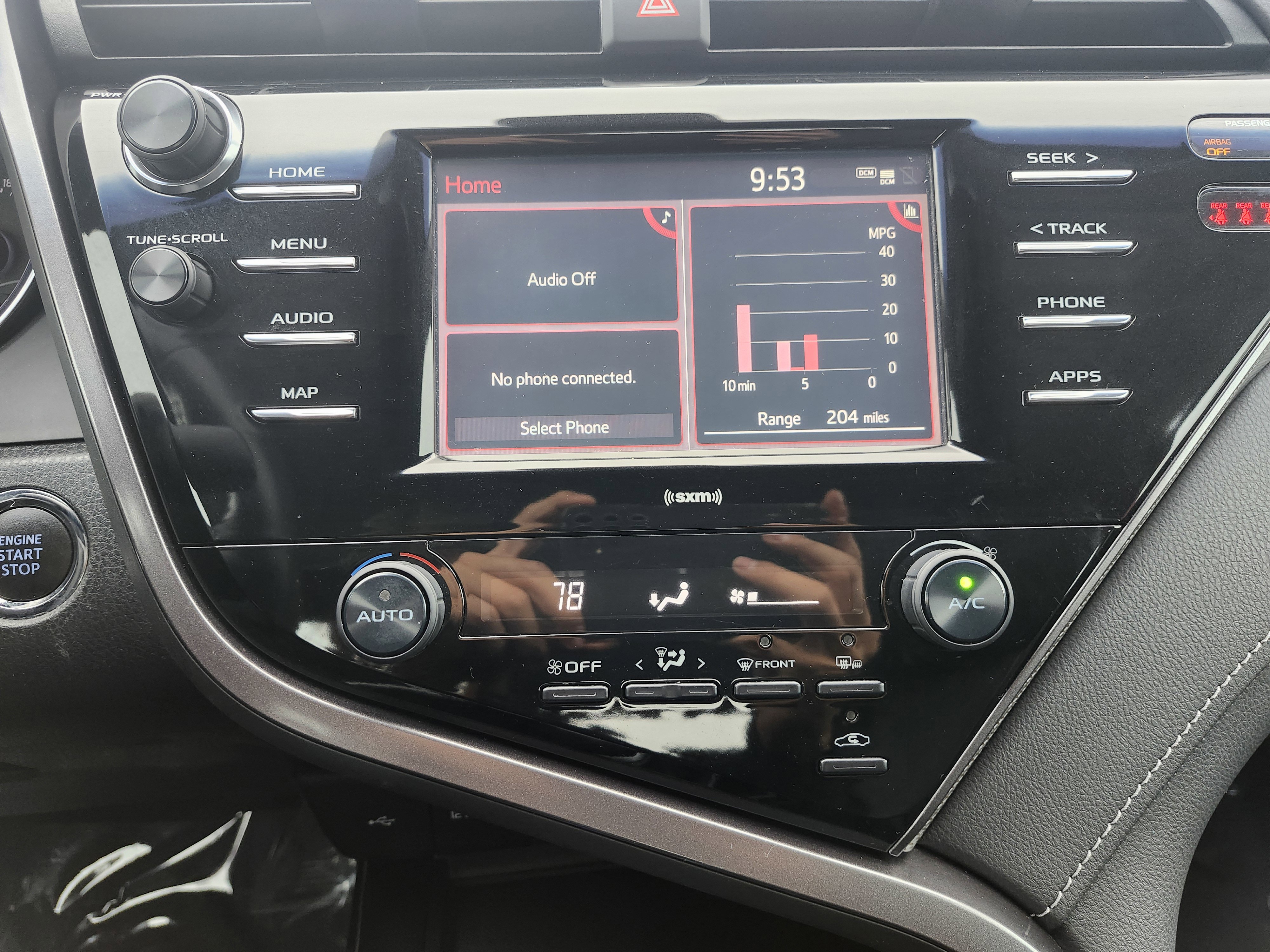 Used 2020 Toyota Camry SE image 23