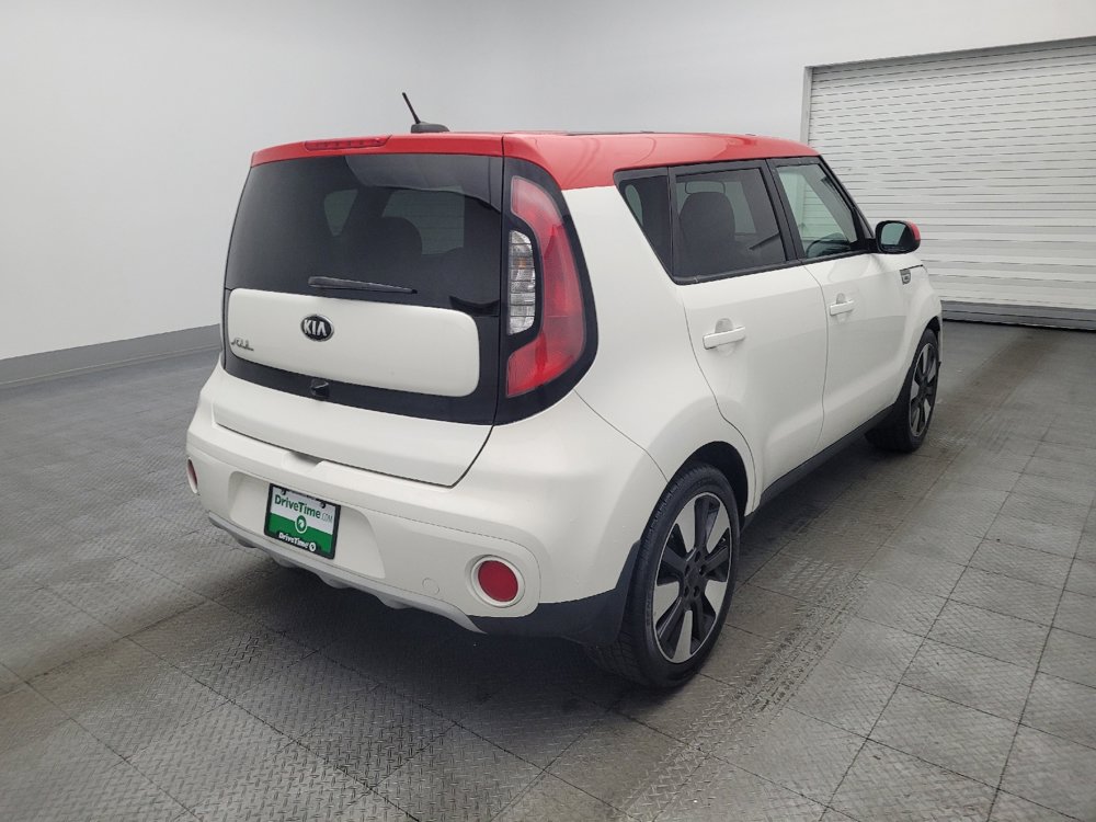 Used 2019 Kia Soul + image 9