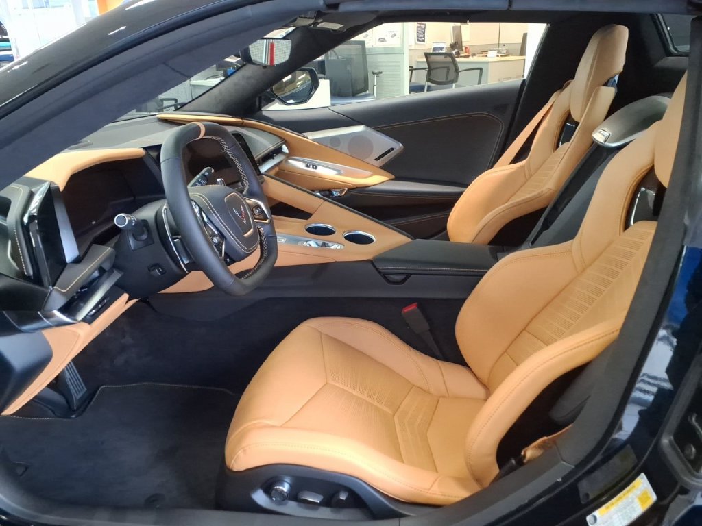 New 2027 Chevrolet Corvette Stingray Convertible w/ Z51 Performance Package RWD image 7