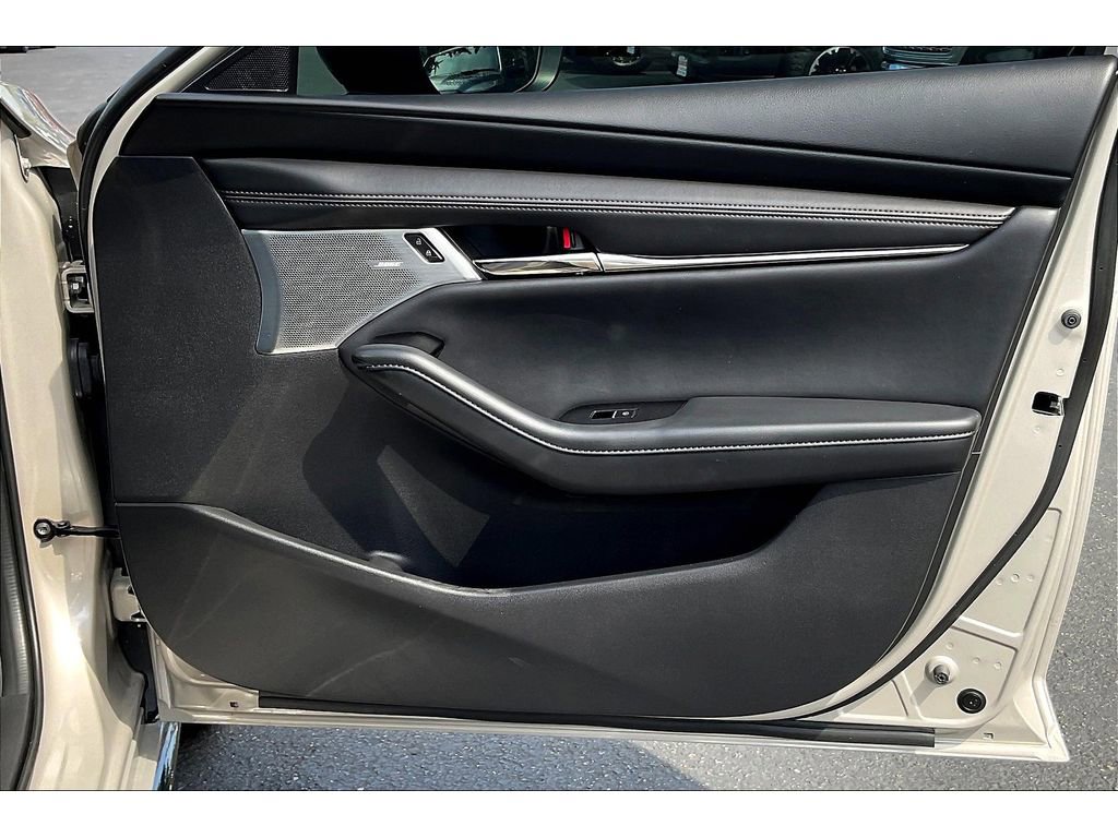 Used 2022 MAZDA MAZDA3 s image 24