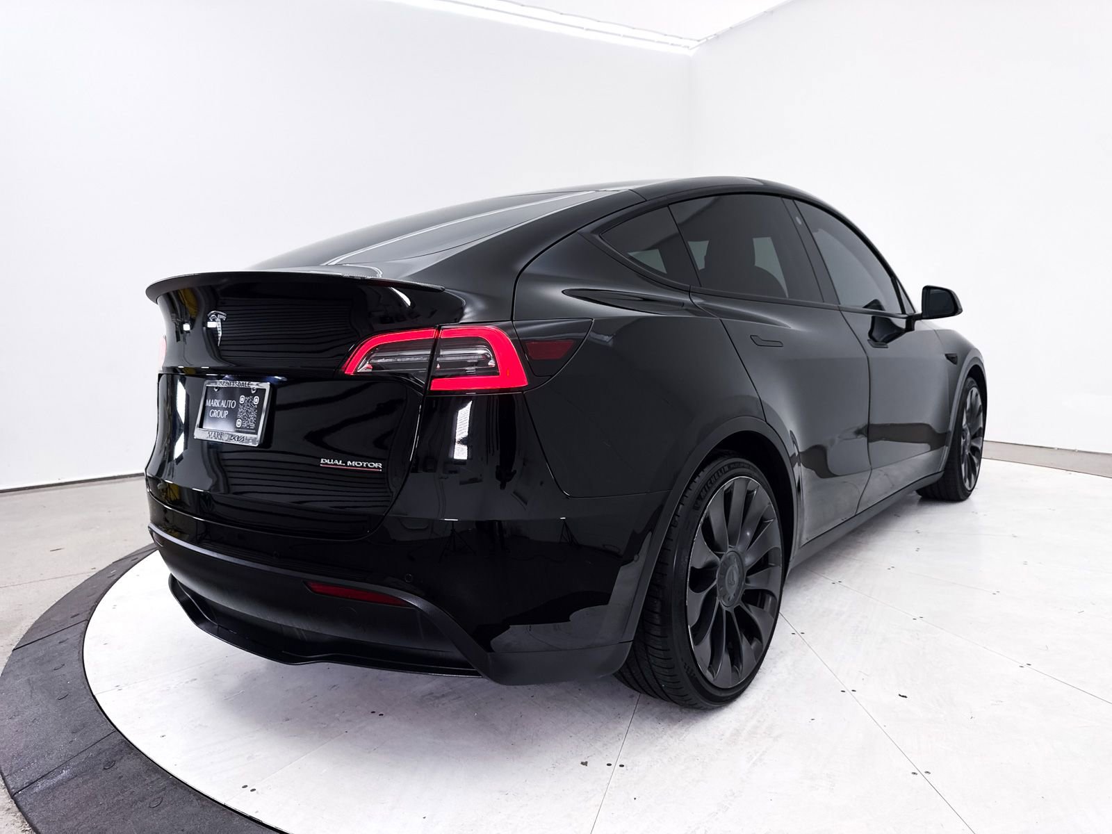 Used 2022 Tesla Model Y Performance AWD/4WD image 17