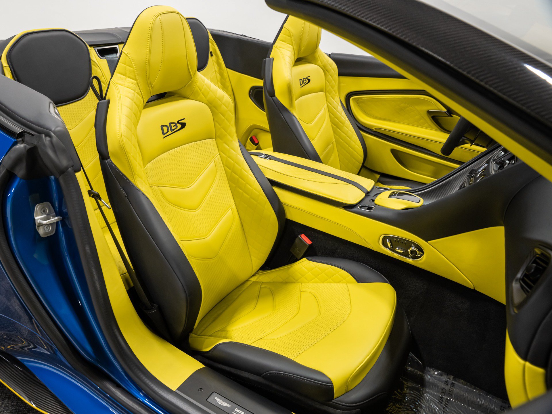 Used 2023 Aston Martin DBS Superleggera Volante RWD image 88