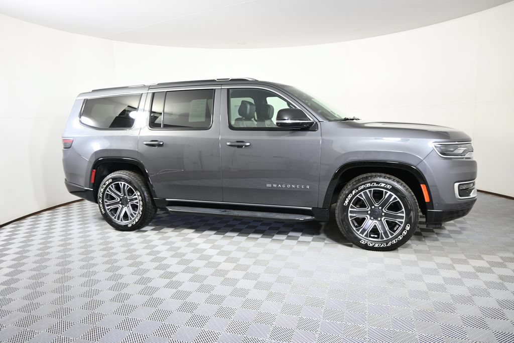 Used 2024 Jeep Wagoneer Series II w/ Flexible Seating Group AWD/4WD image 8