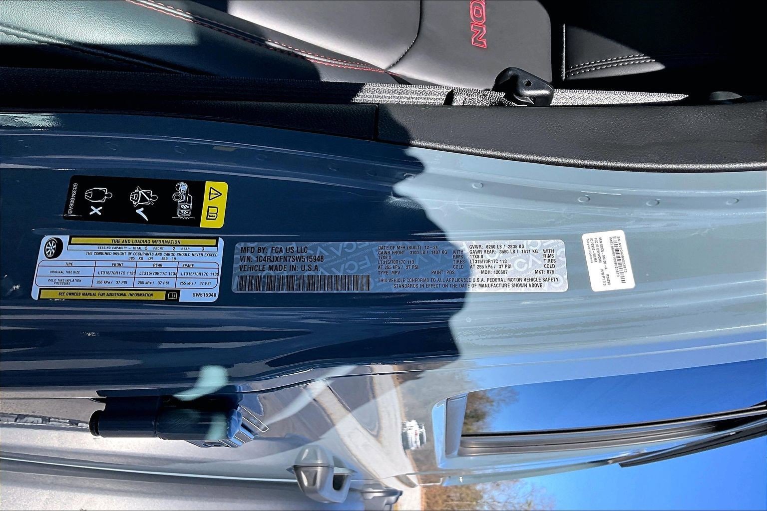 New 2025 Jeep Wrangler Rubicon w/ XTREMEE 35" Tire Package image 8