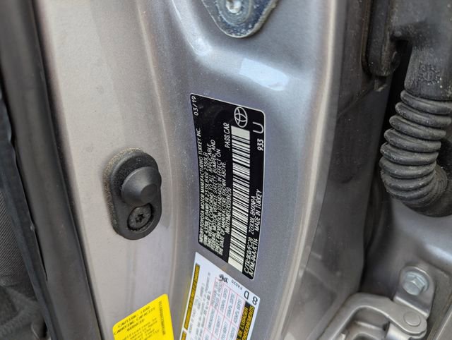 Used 2019 Toyota C-HR LE image 31