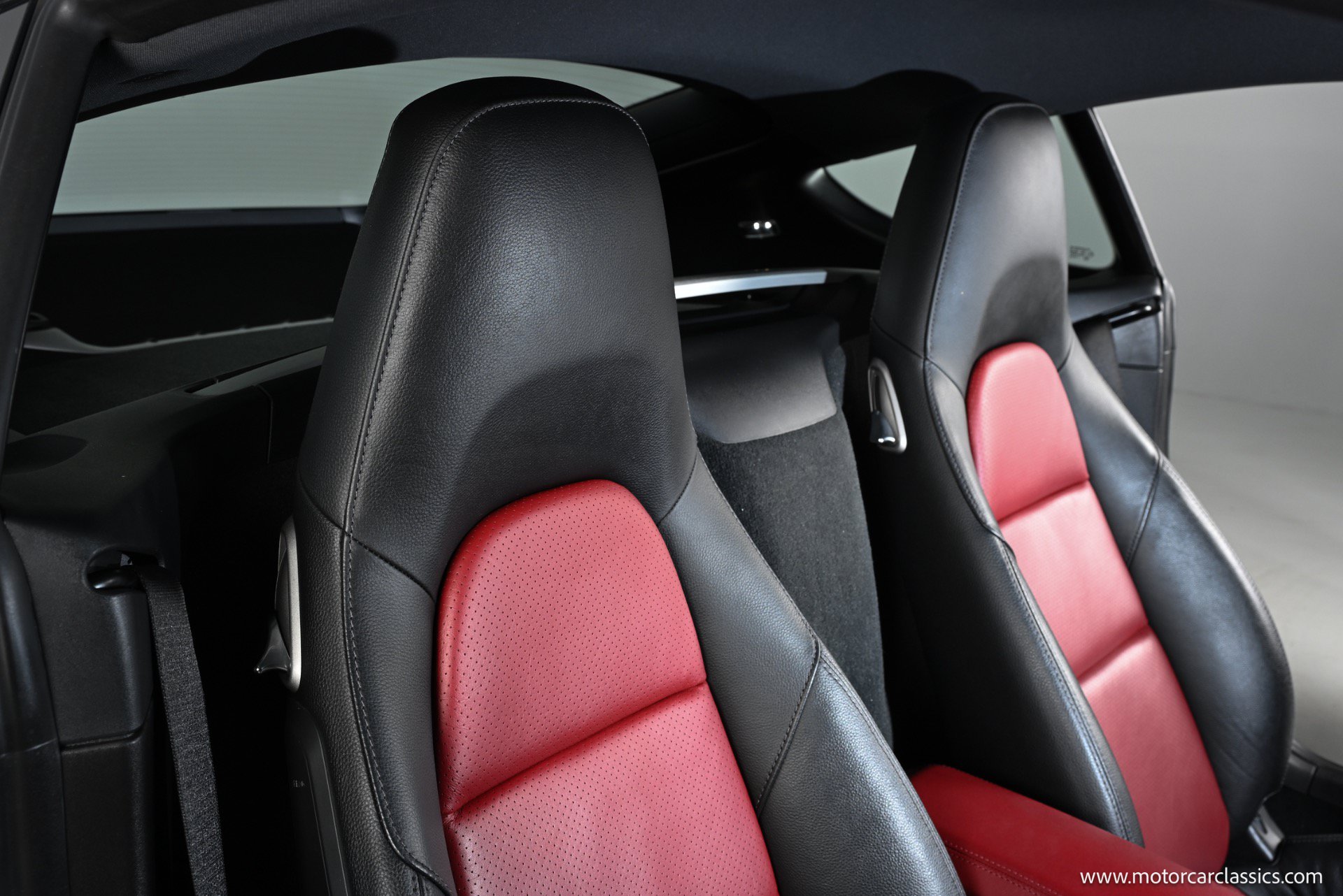 Used 2018 Porsche 718 Cayman S RWD image 34