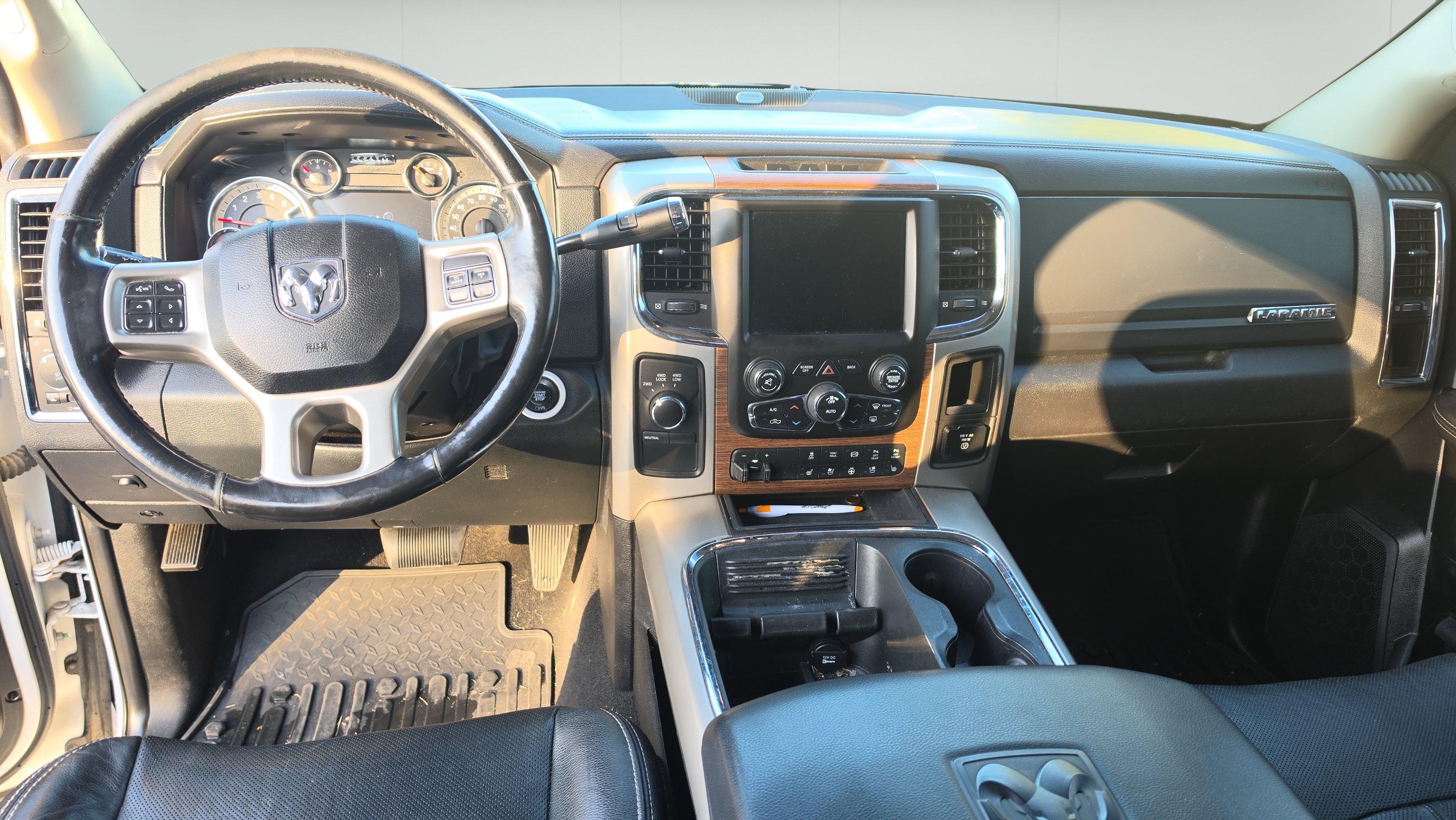 Used 2018 RAM 2500 Laramie w/ Convenience Group AWD/4WD image 23