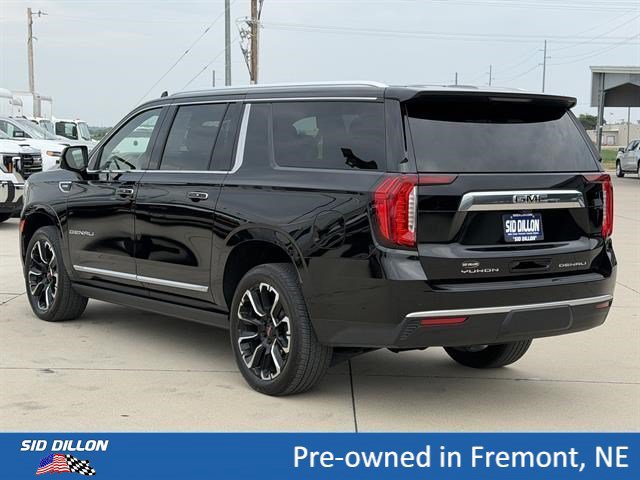Certified 2022 GMC Yukon XL Denali w/ Denali Premium Package AWD/4WD image 8