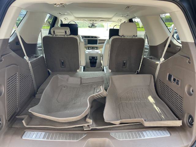 Used 2021 GMC Yukon Denali w/ Denali Premium Package image 9