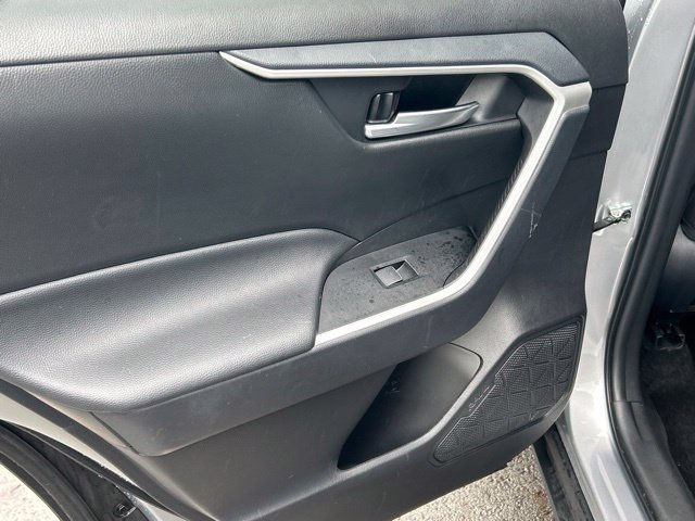Used 2025 Toyota RAV4 XLE AWD/4WD image 29