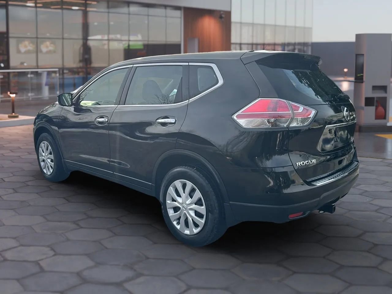 Used 2015 Nissan Rogue S image 7