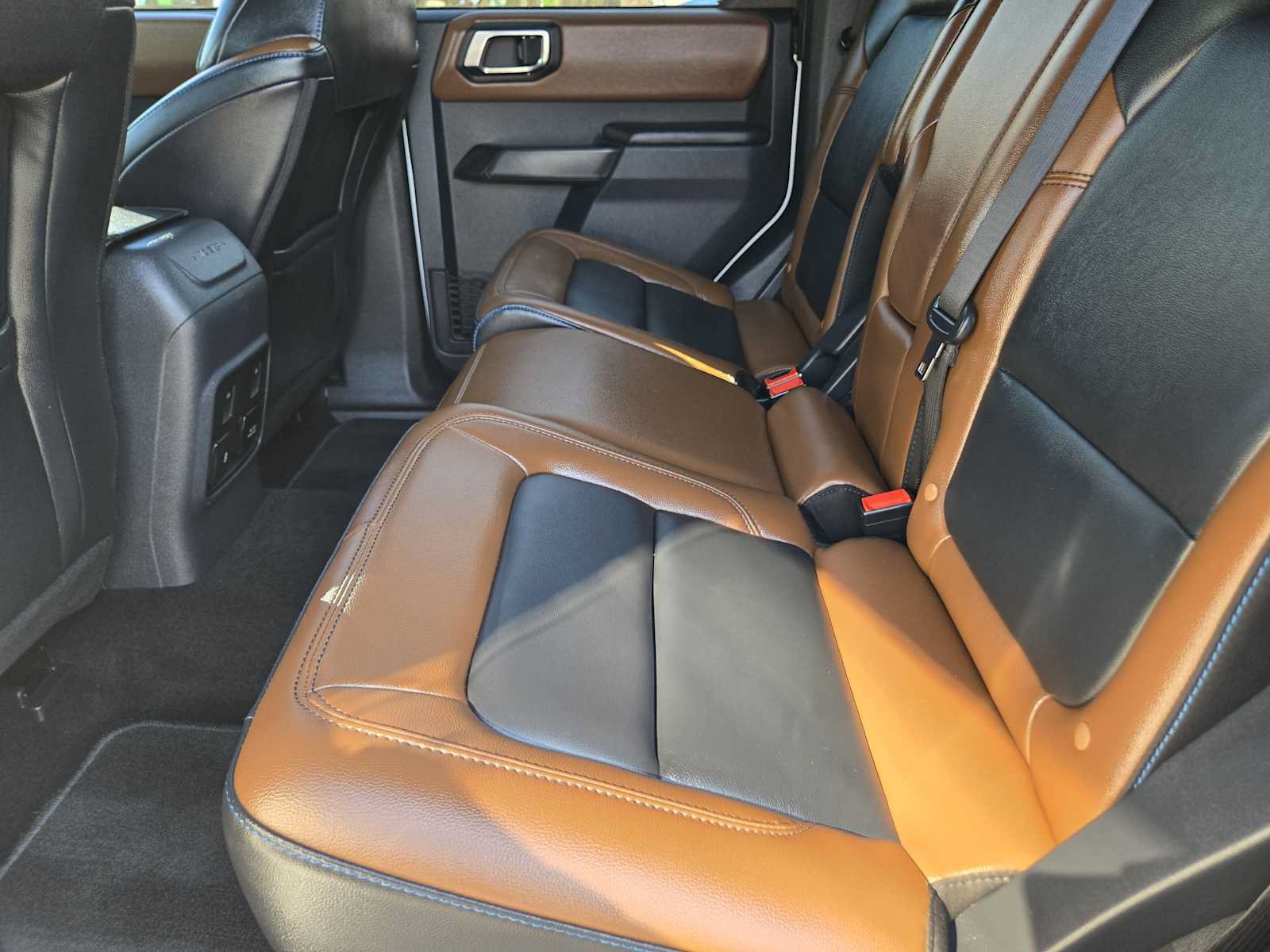 Used 2024 Ford Bronco Outer Banks AWD/4WD image 29