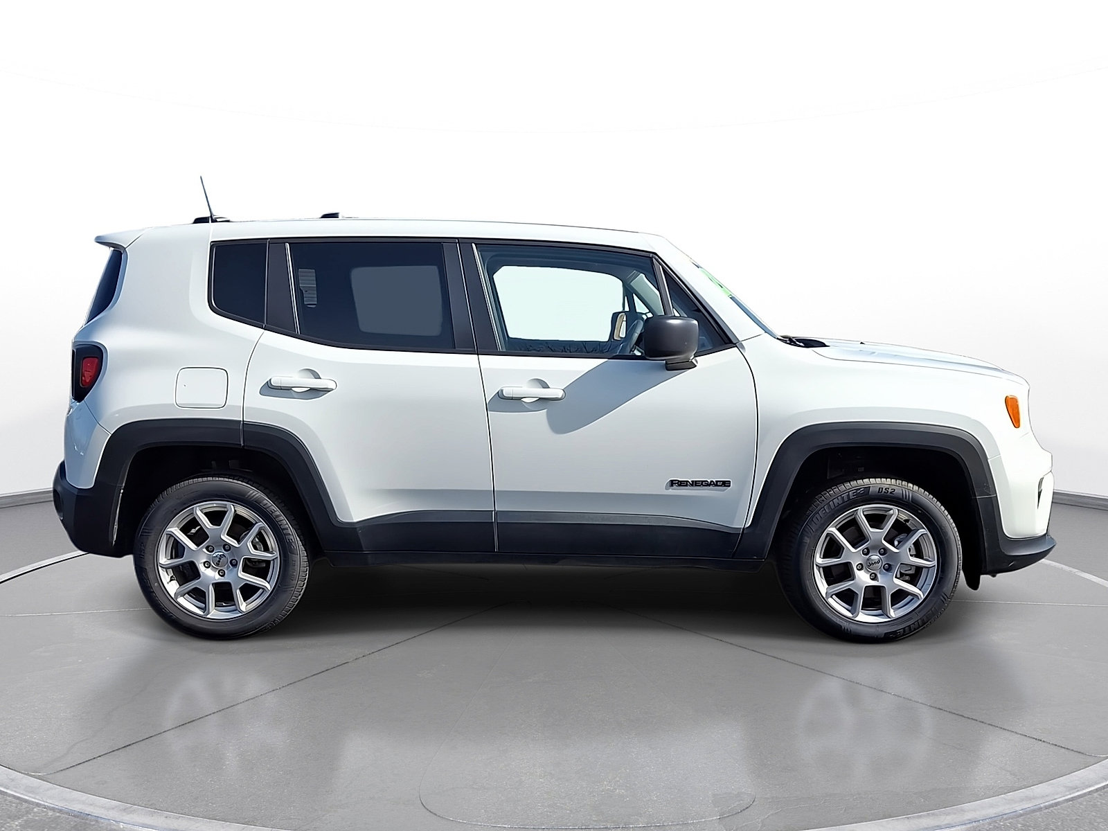 Used 2023 Jeep Renegade Latitude AWD/4WD image 9