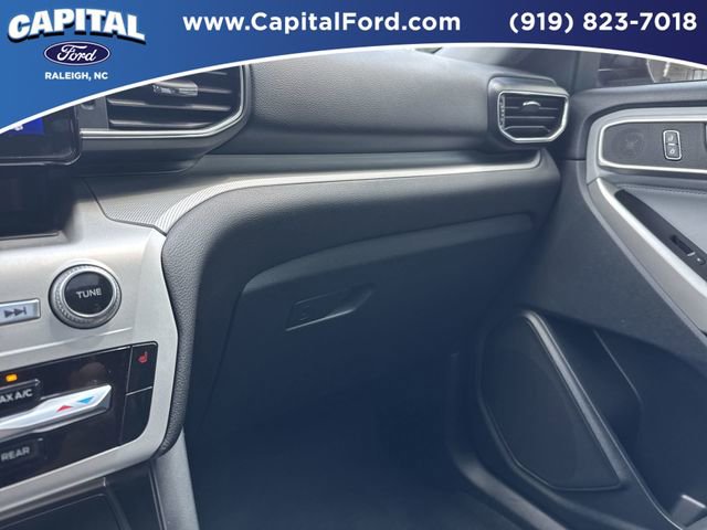 Certified 2022 Ford Explorer XLT w/ Equipment Group 202A image 27