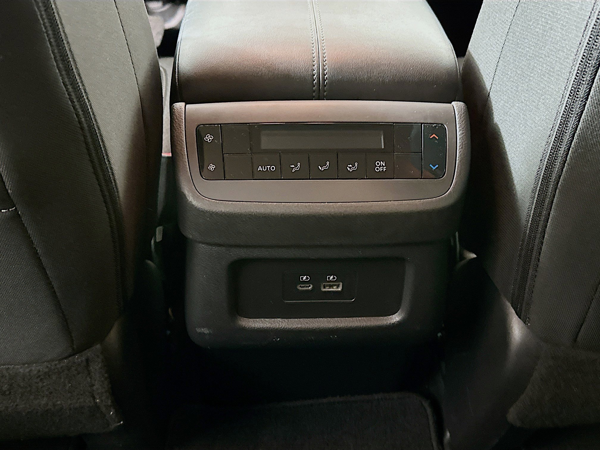 Used 2025 Nissan Pathfinder SV image 26