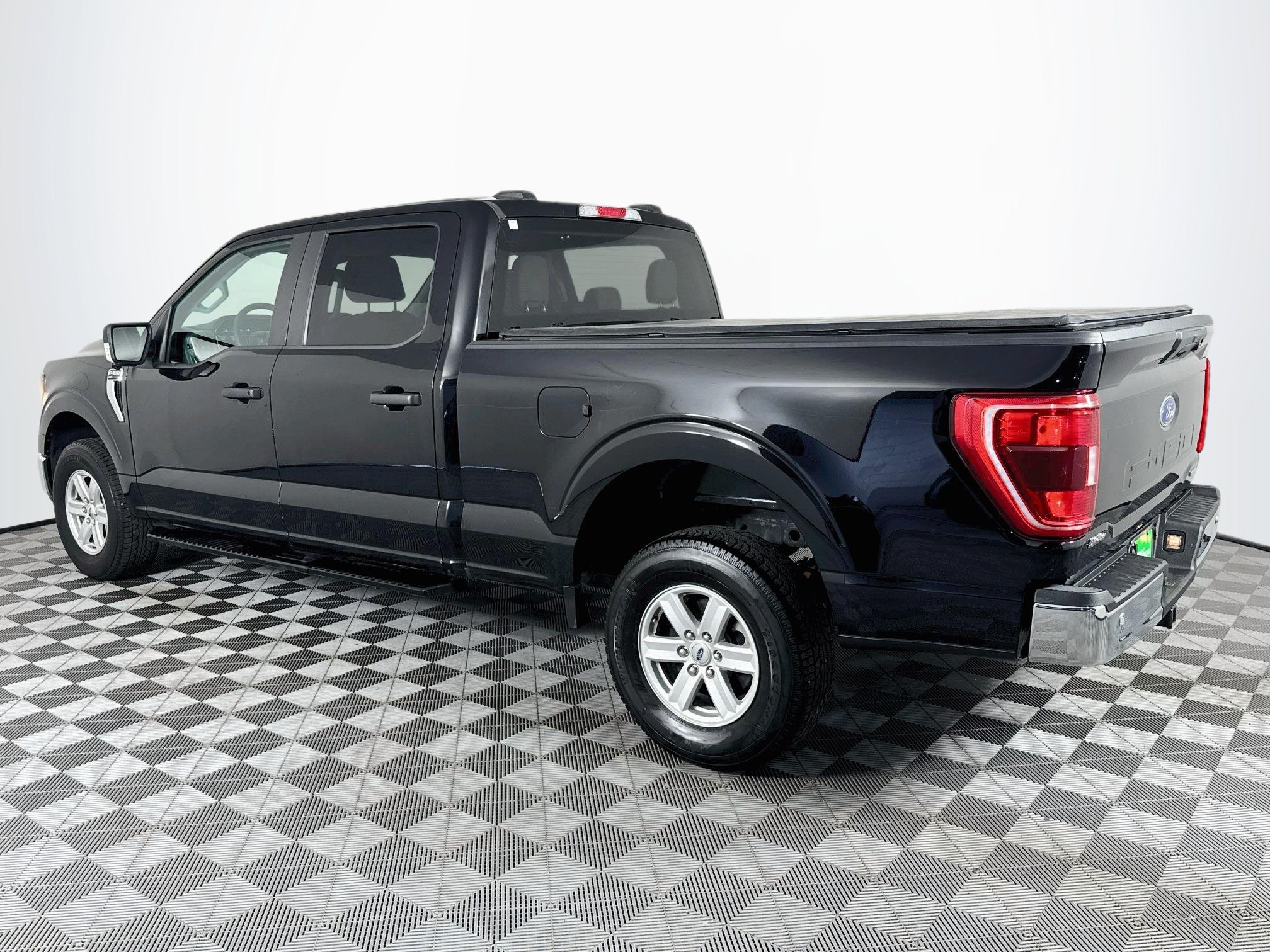 Used 2023 Ford F150 XLT w/ Trailer Tow Package AWD/4WD image 6