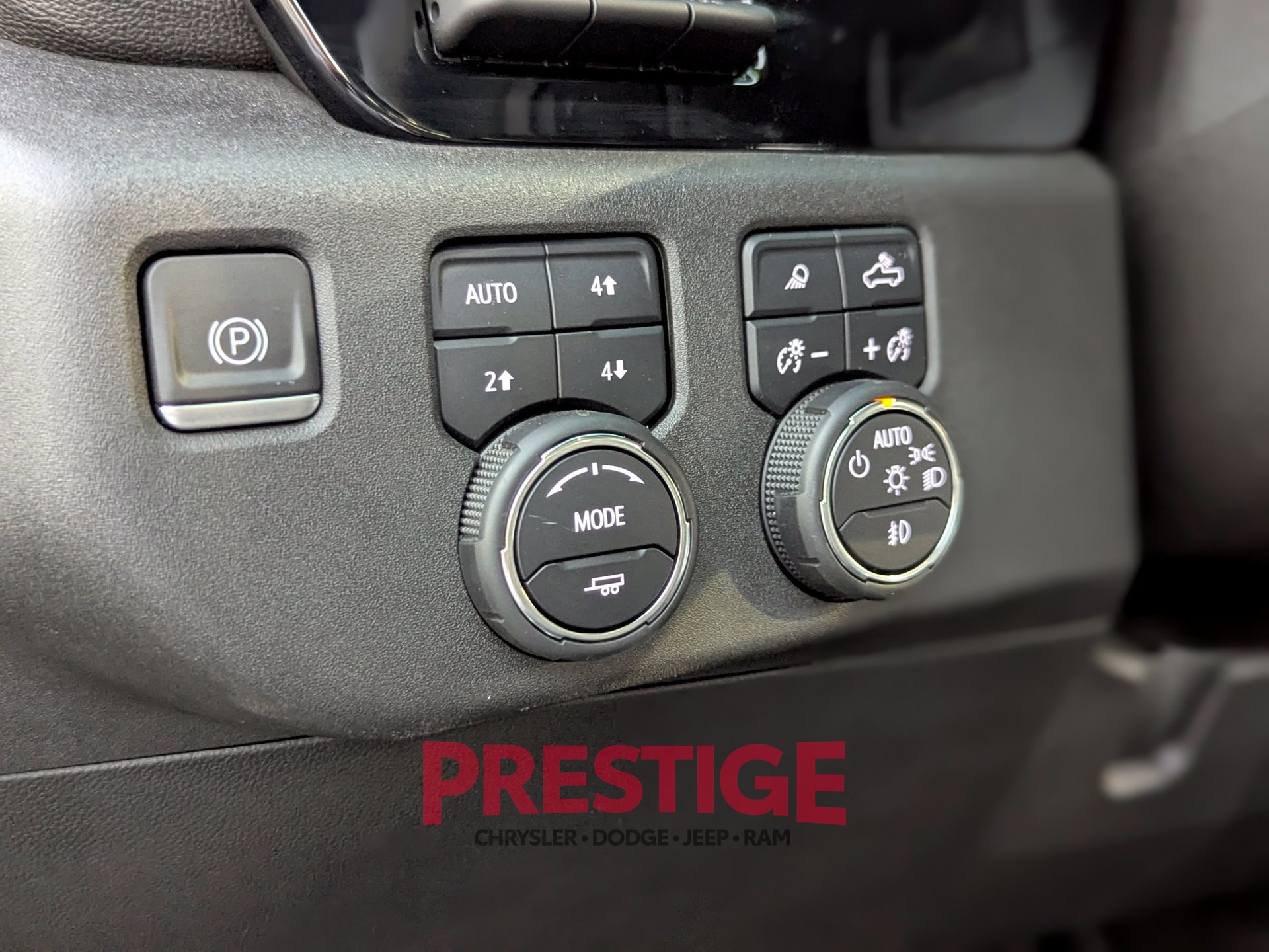 Used 2024 Chevrolet Silverado 3500 LTZ w/ LTZ Plus Package AWD/4WD image 23