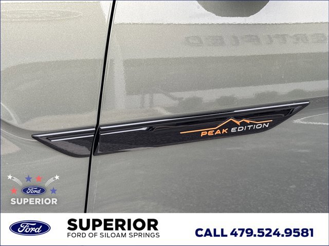 Used 2025 Volkswagen Atlas Peak Edition SE AWD/4WD image 16
