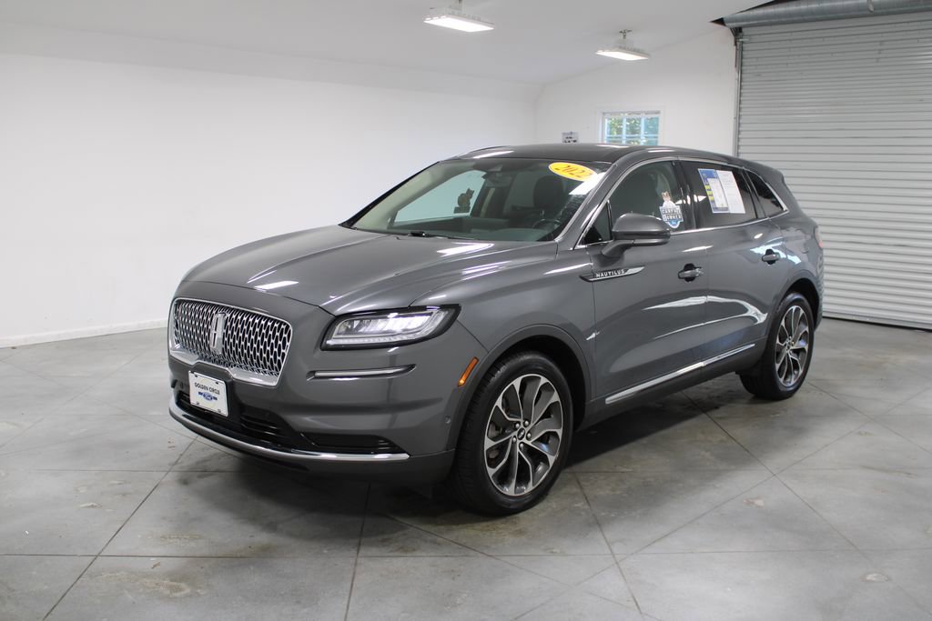 Used 2022 Lincoln Nautilus Reserve w/ Equipment Group 201A image 4