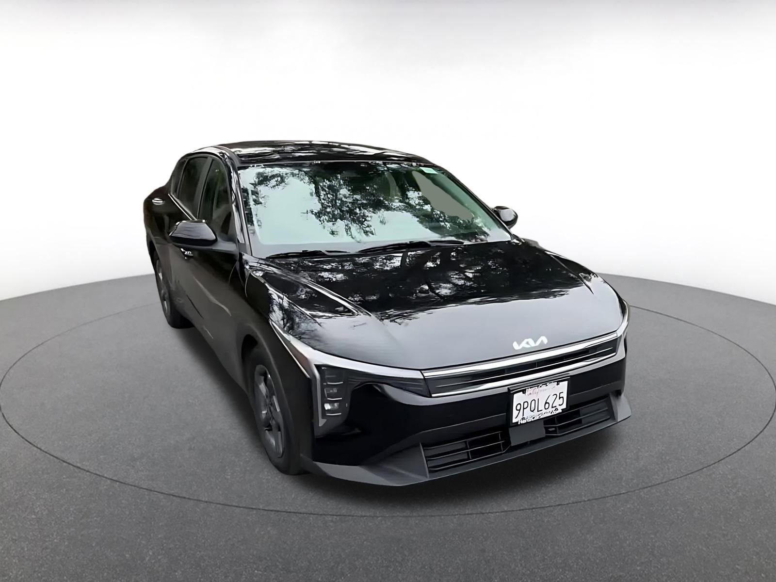 Used 2025 Kia K4 LXS image 3