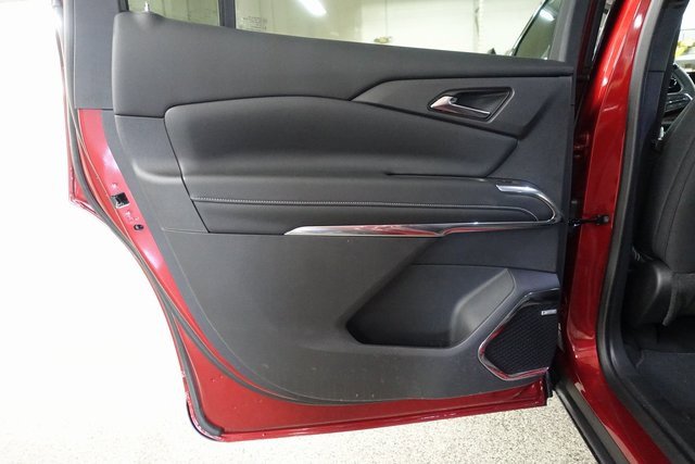 Used 2025 Chevrolet Traverse LT w/ Enhanced Driving Package image 19
