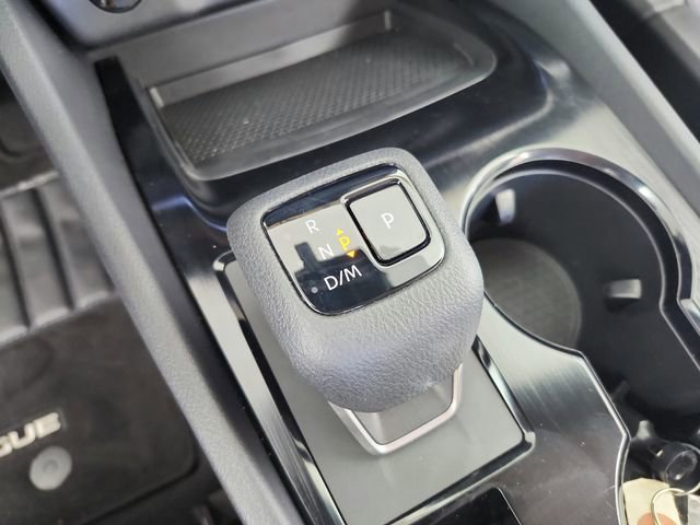 Used 2025 Nissan Rogue SV image 27