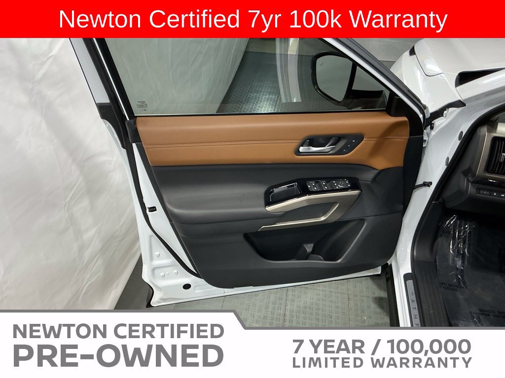 Used 2025 Nissan Pathfinder Platinum w/ Cargo Package FWD image 42