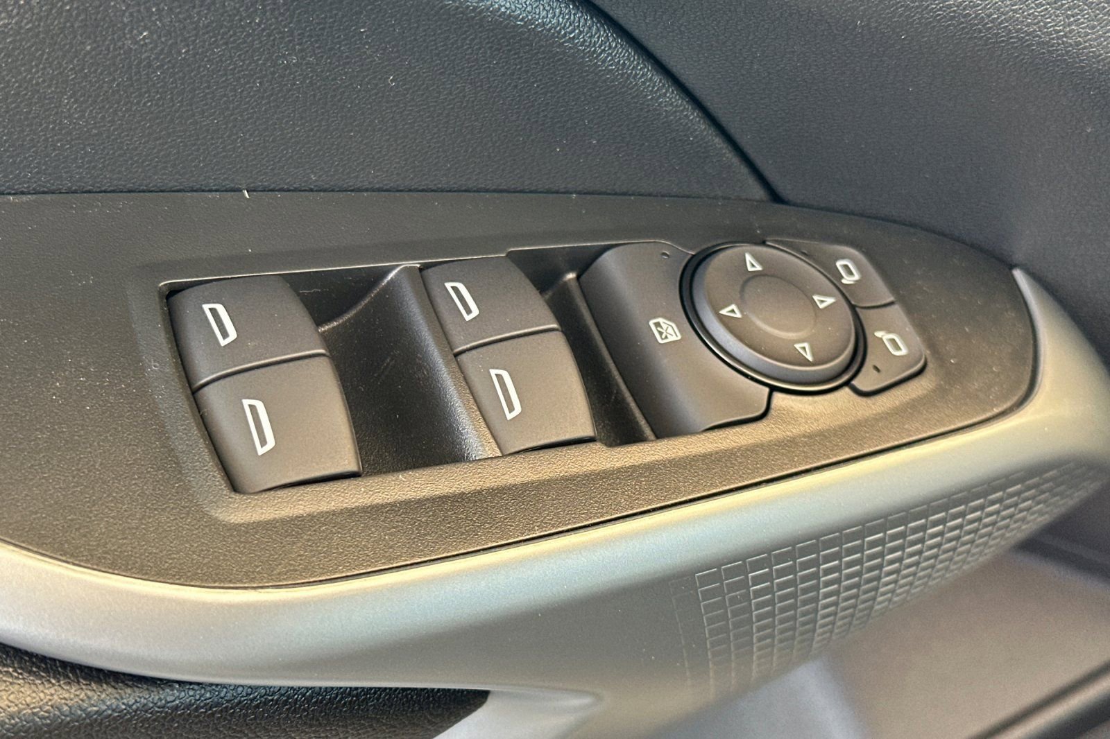 New 2026 Chevrolet Trax RS w/ Driver Confidence Package image 12