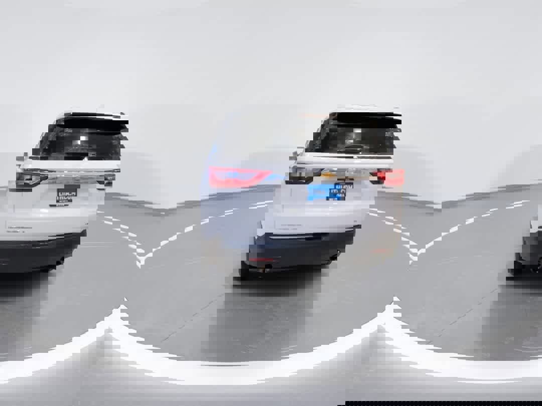 Used 2020 Chevrolet Traverse LT image 7