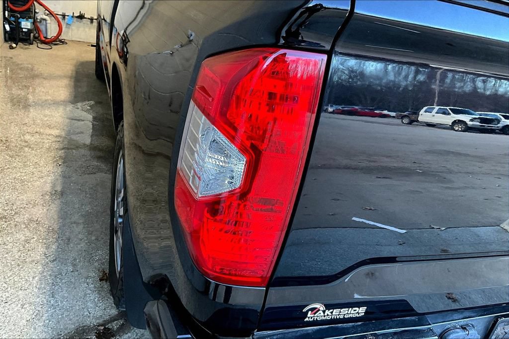 Used 2018 Toyota Tundra Platinum AWD/4WD image 24