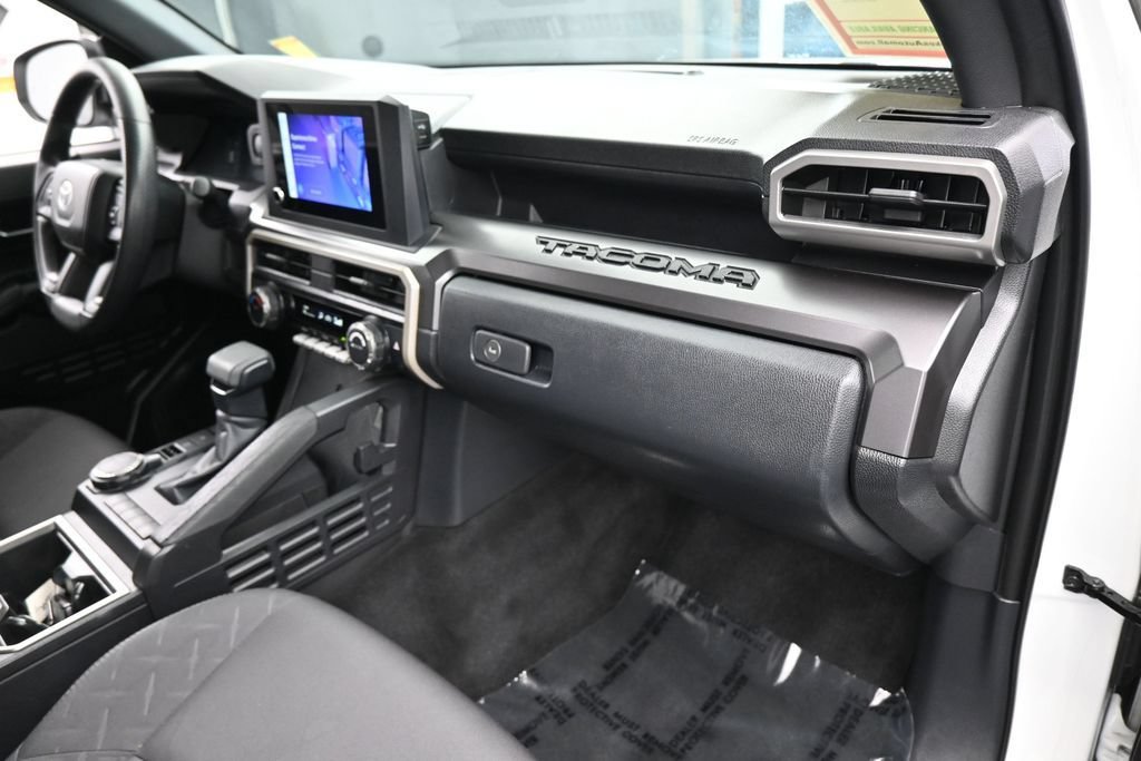 Used 2025 Toyota Tacoma SR5 AWD/4WD image 44