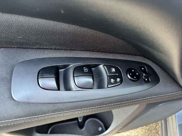 Used 2017 Nissan Pathfinder S image 13