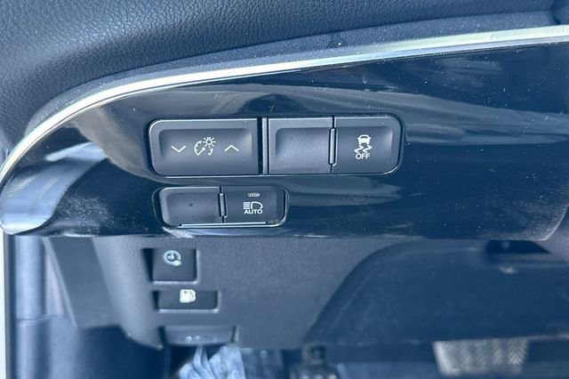 Certified 2022 Toyota Prius Prime XLE image 40